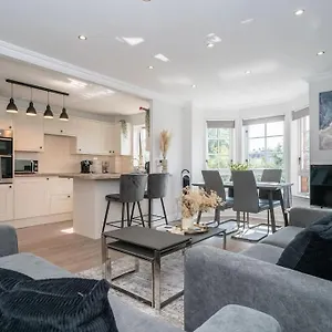 Luxury 2bed 2bath Flat In City Centre- Free Parking! Apartment